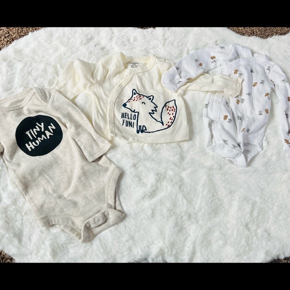 Newborn onesies - Picture 3 of 5
